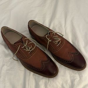 Men’s burgundy Cole haan wingtip oxford sharp size 11 very nice condition